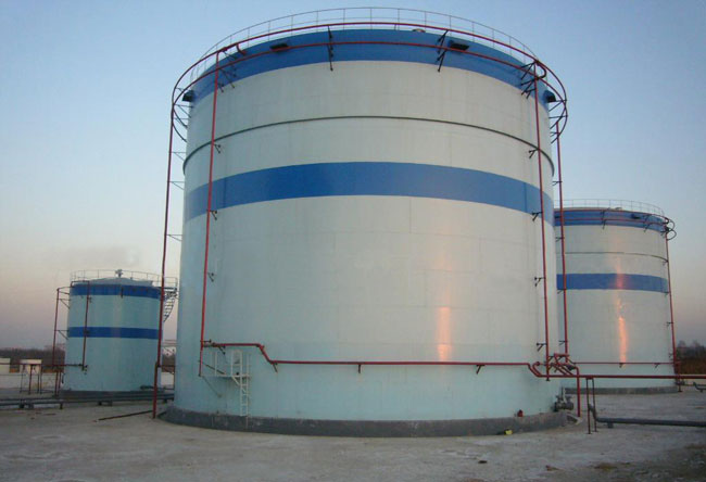 How To Clean a Plastic Water Storage Tank